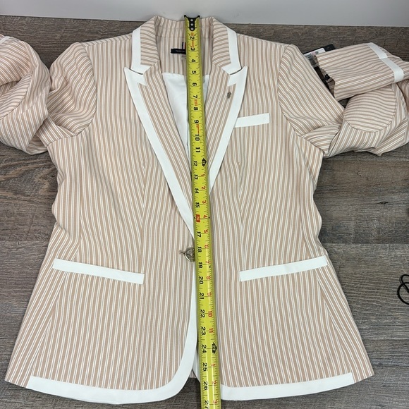 NEW Tommy Hilfiger Women’s Pin Striped Blazer Size 10 - Picture 11 of 11